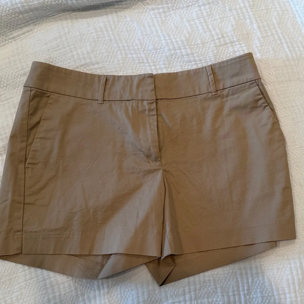 Ann Taylor Factory Tan Women's Shorts - Picture 1 of 3